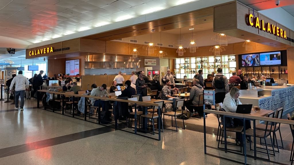 Oak airport restaurants