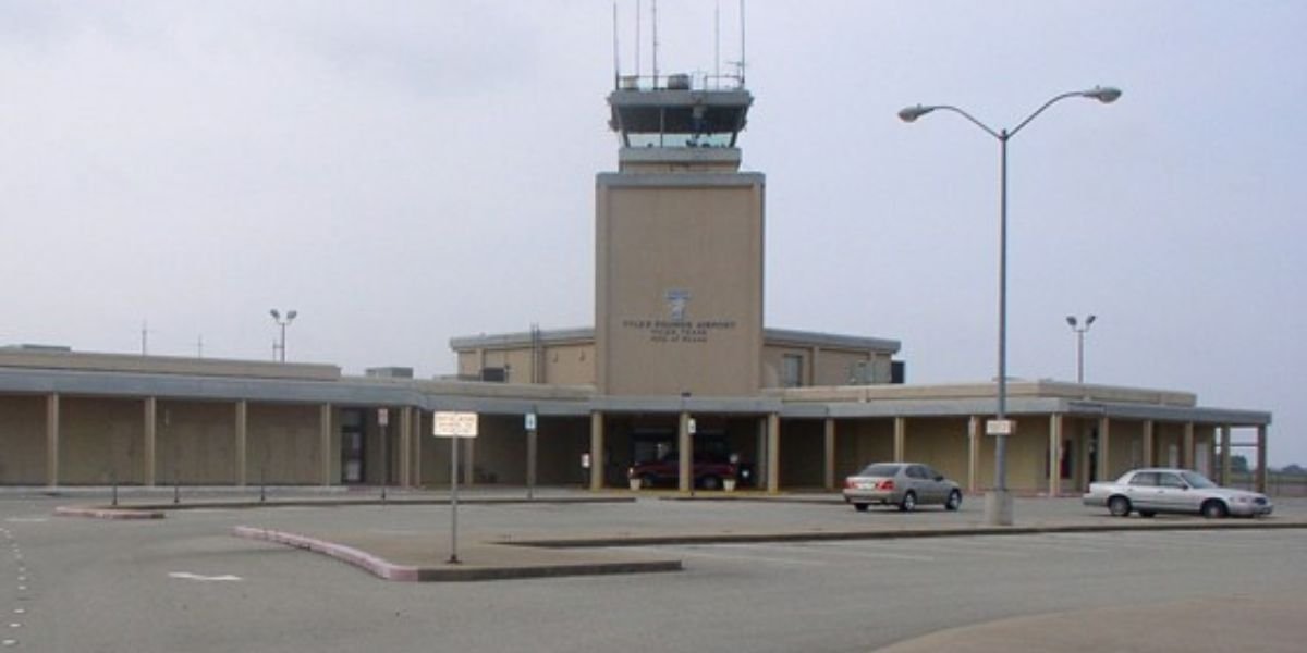 Turkish Airlines Tyler Pounds Regional Airport – TYR Terminal