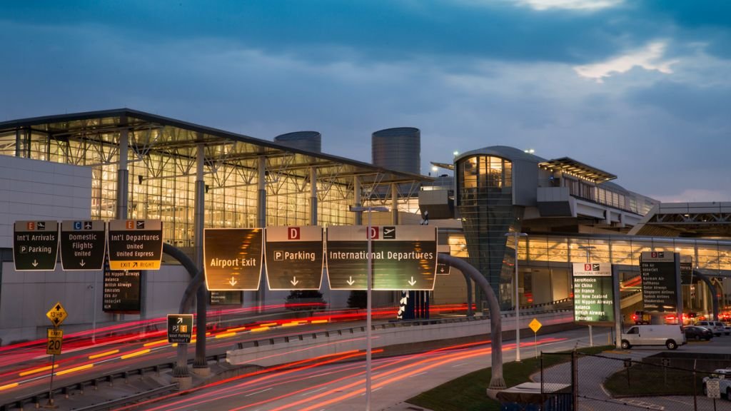Emirates Airlines Houston George Bush Intercontinental Airport – IAH Terminal