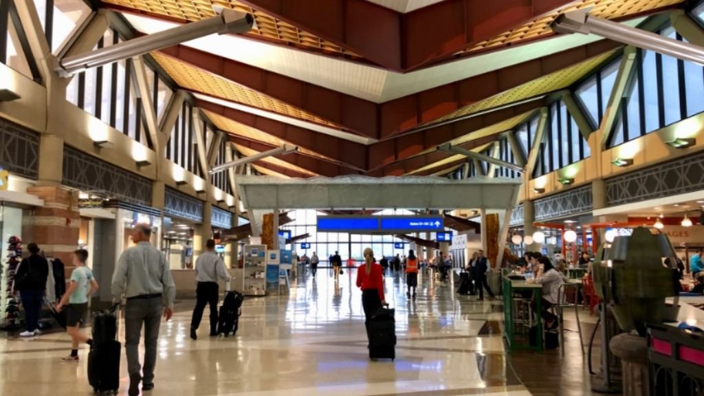 Services & Amenities at PHX