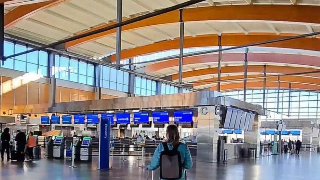 Spirit Airlines Raleigh-Durham International Airport – RDU Terminal