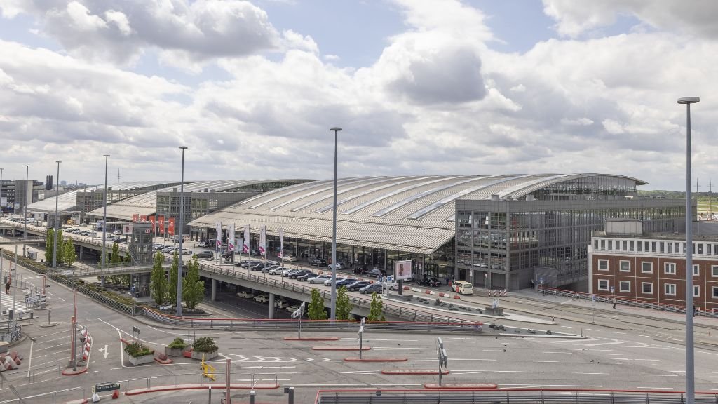 Emirates Airlines Hamburg Airport – HAM Terminal