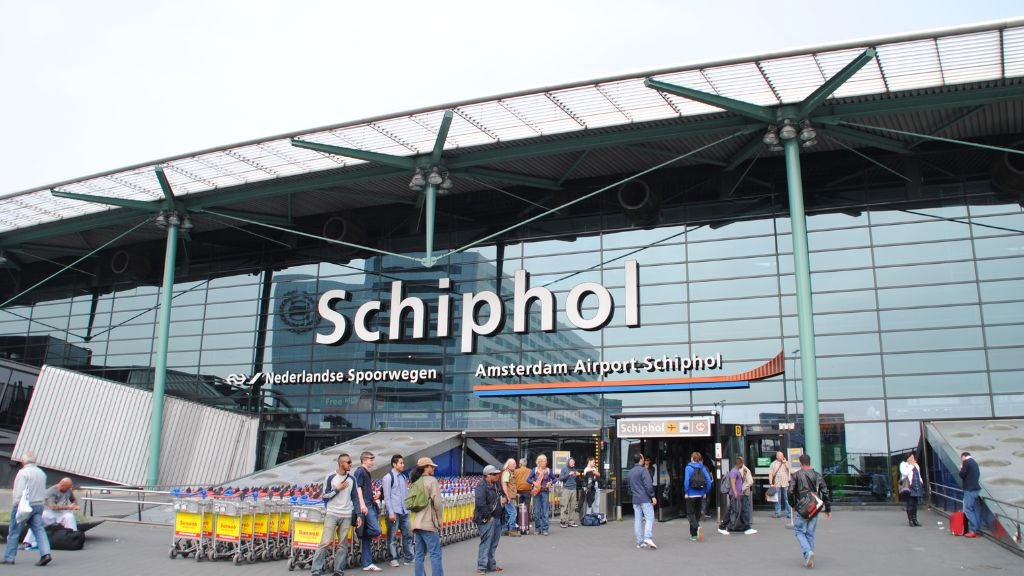Qatar Airways Amsterdam Airport Schiphol – AMS Terminal
