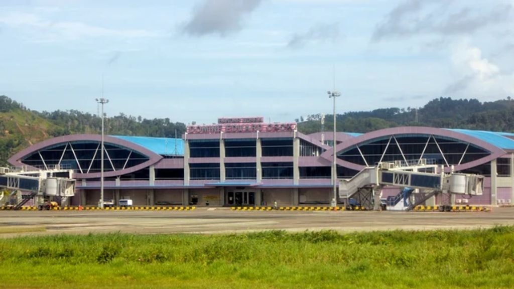 Lion Air Domine Eduard Osok Airport – SOQ  Terminal