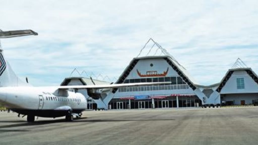 Lion Air Karel Sadsuitubun Airport – LUV  Terminal
