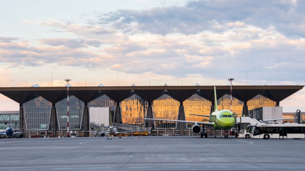 EL AL Airlines Pulkovo Airport – LED Terminal