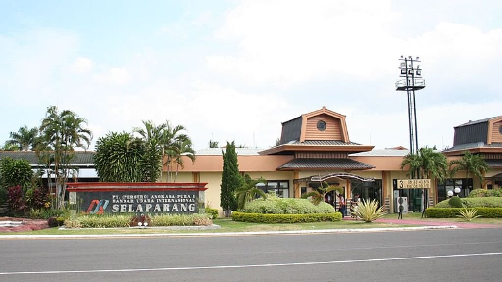 Lion Air Selaparang Airport – AMI Terminal