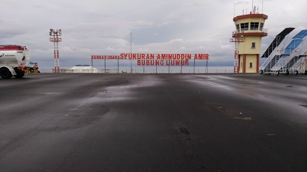Lion Air Syukuran Aminuddin Amir Airport – LUW Terminal